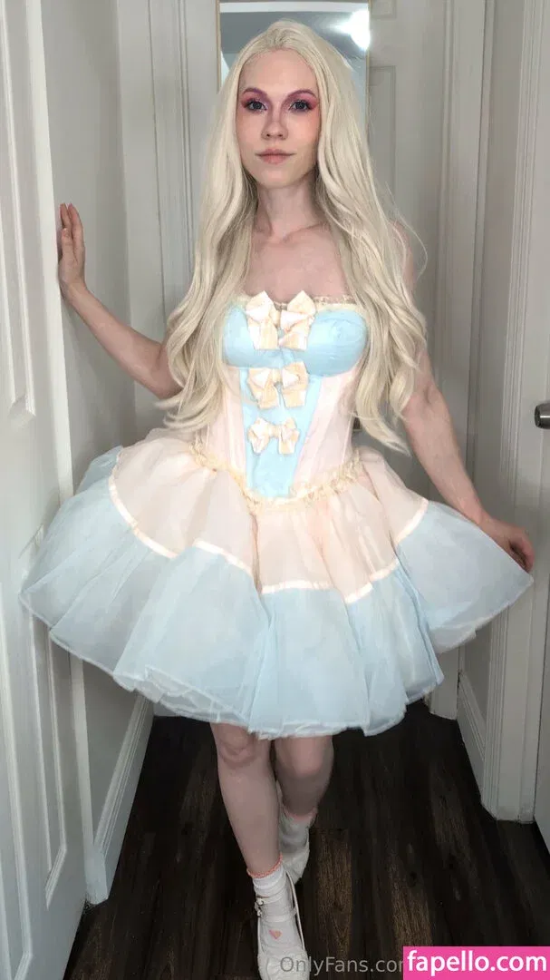 Dolly Little Onlyfans Photo Gallery 