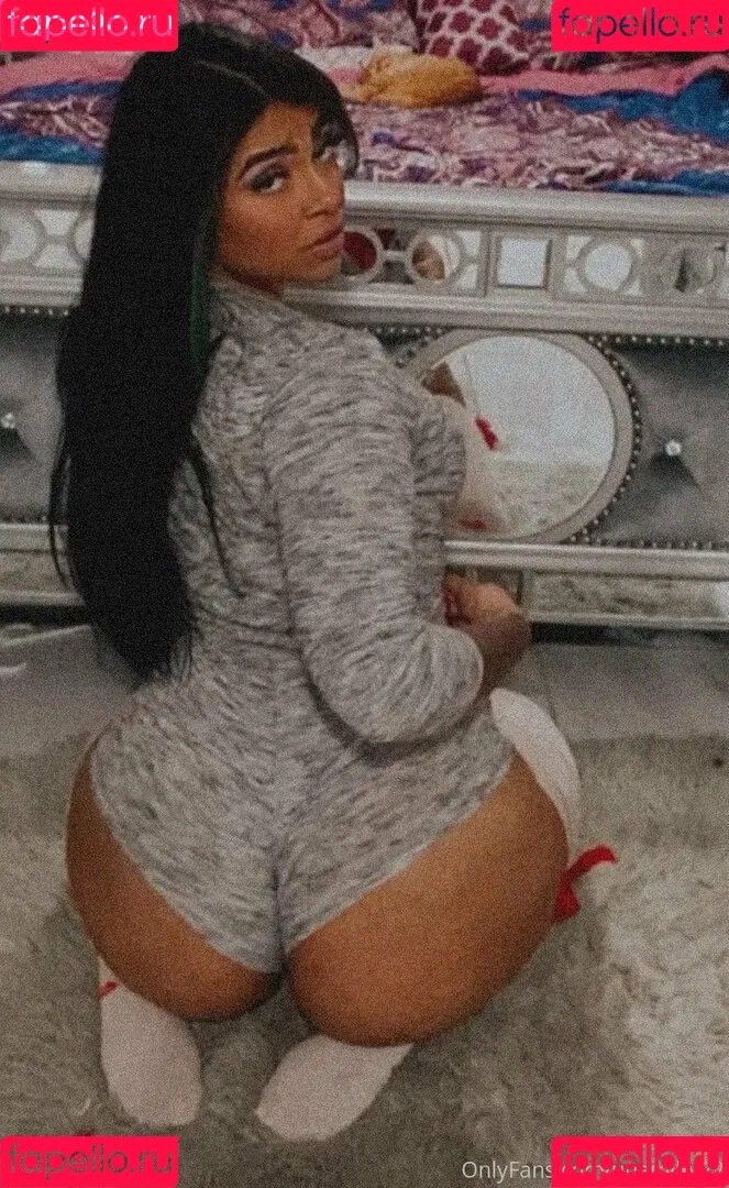 unamilfy22 Onlyfans Photo Gallery 