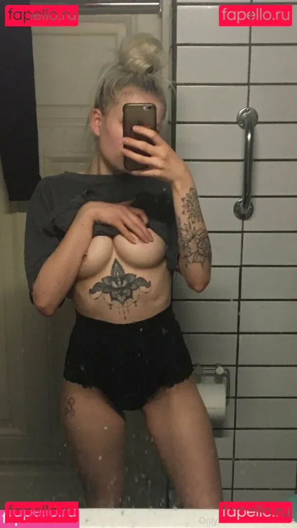 mimicica Onlyfans Photo Gallery 