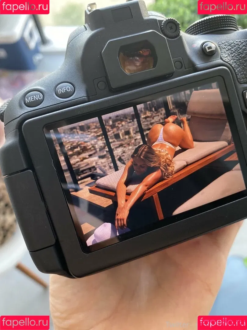 Elle Knox Onlyfans Photo Gallery 