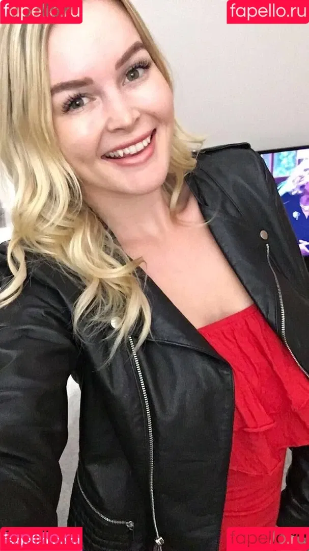 Elle Knox Onlyfans Photo Gallery 