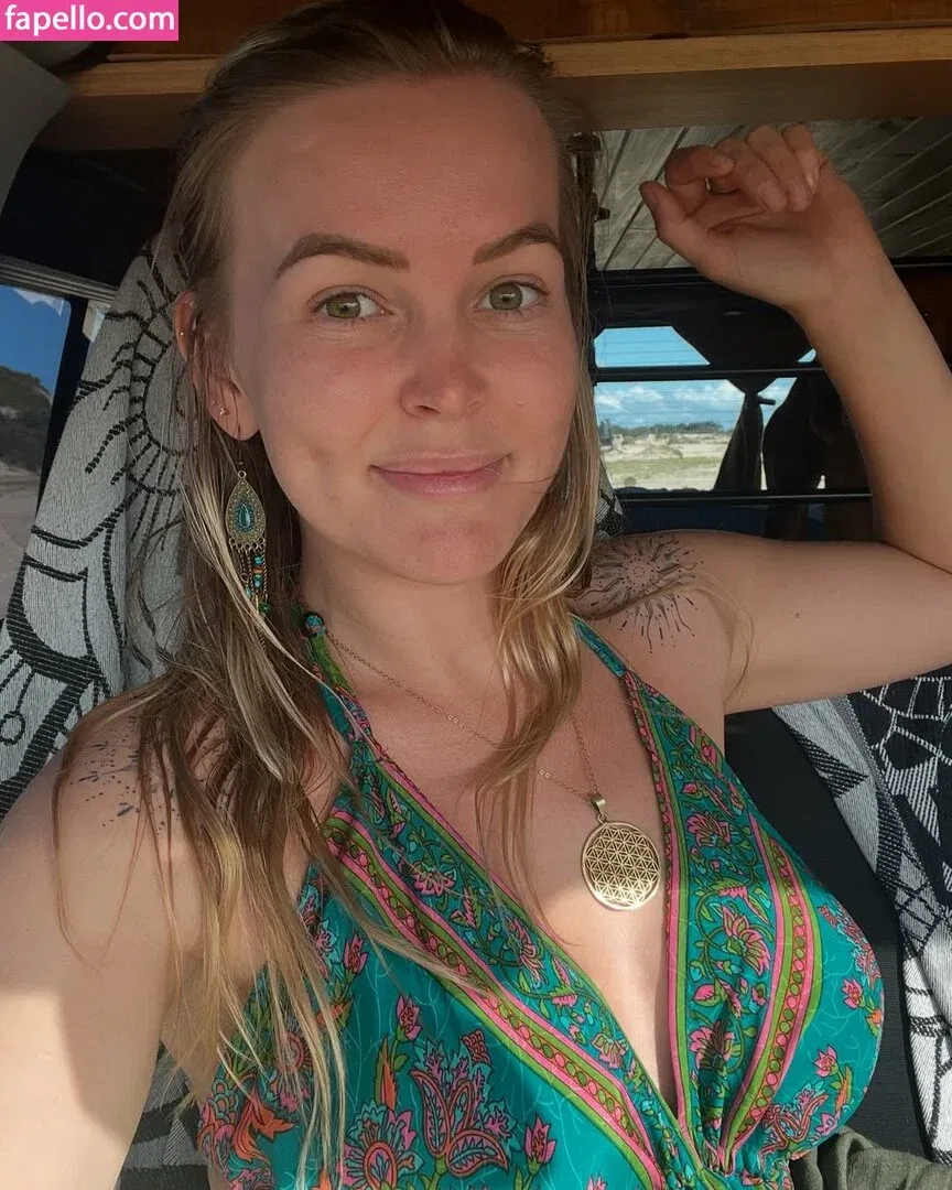 Elle Knox Onlyfans Photo Gallery 