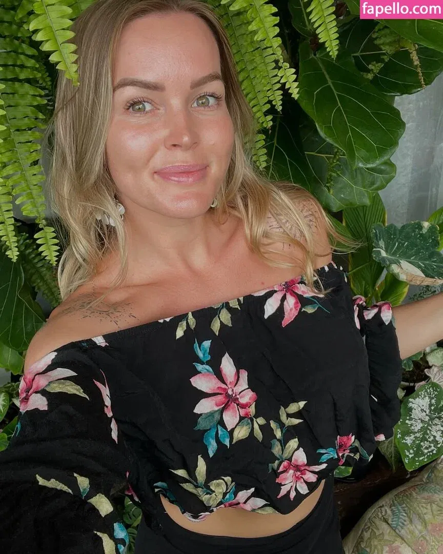 Elle Knox Onlyfans Photo Gallery 