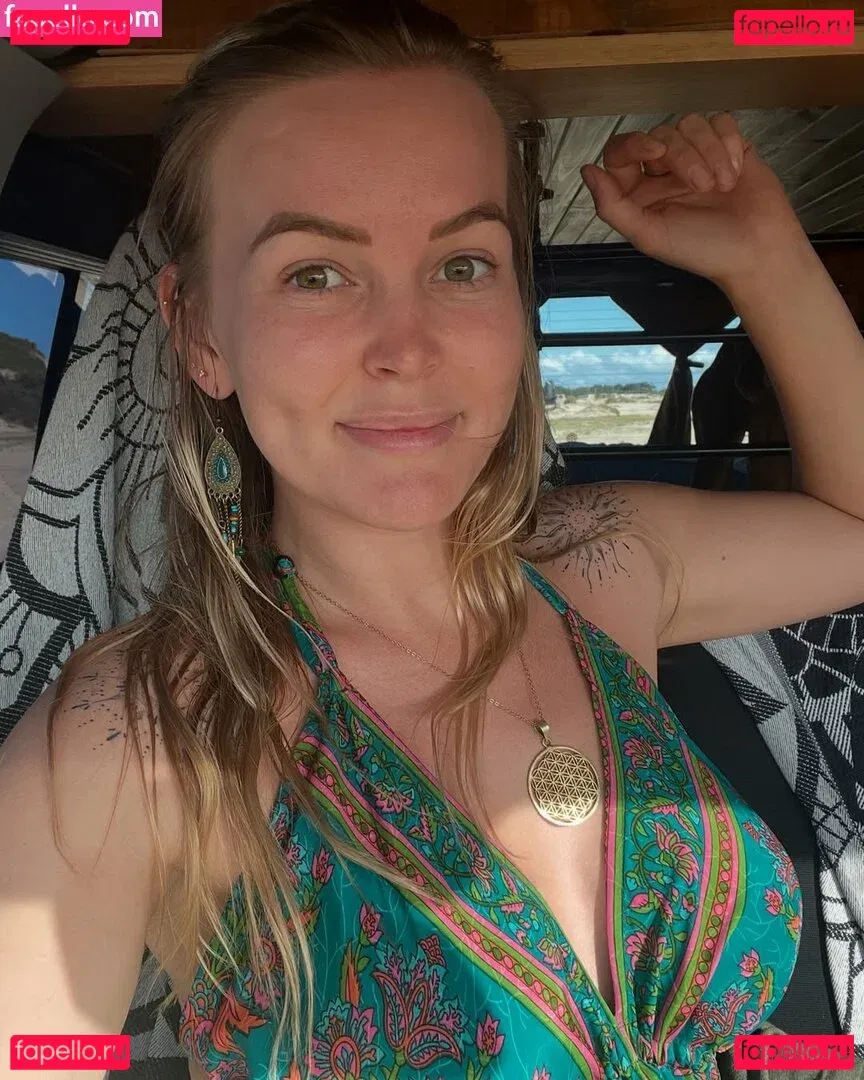 Elle Knox Onlyfans Photo Gallery 