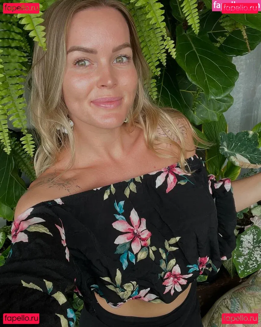 Elle Knox Onlyfans Photo Gallery 