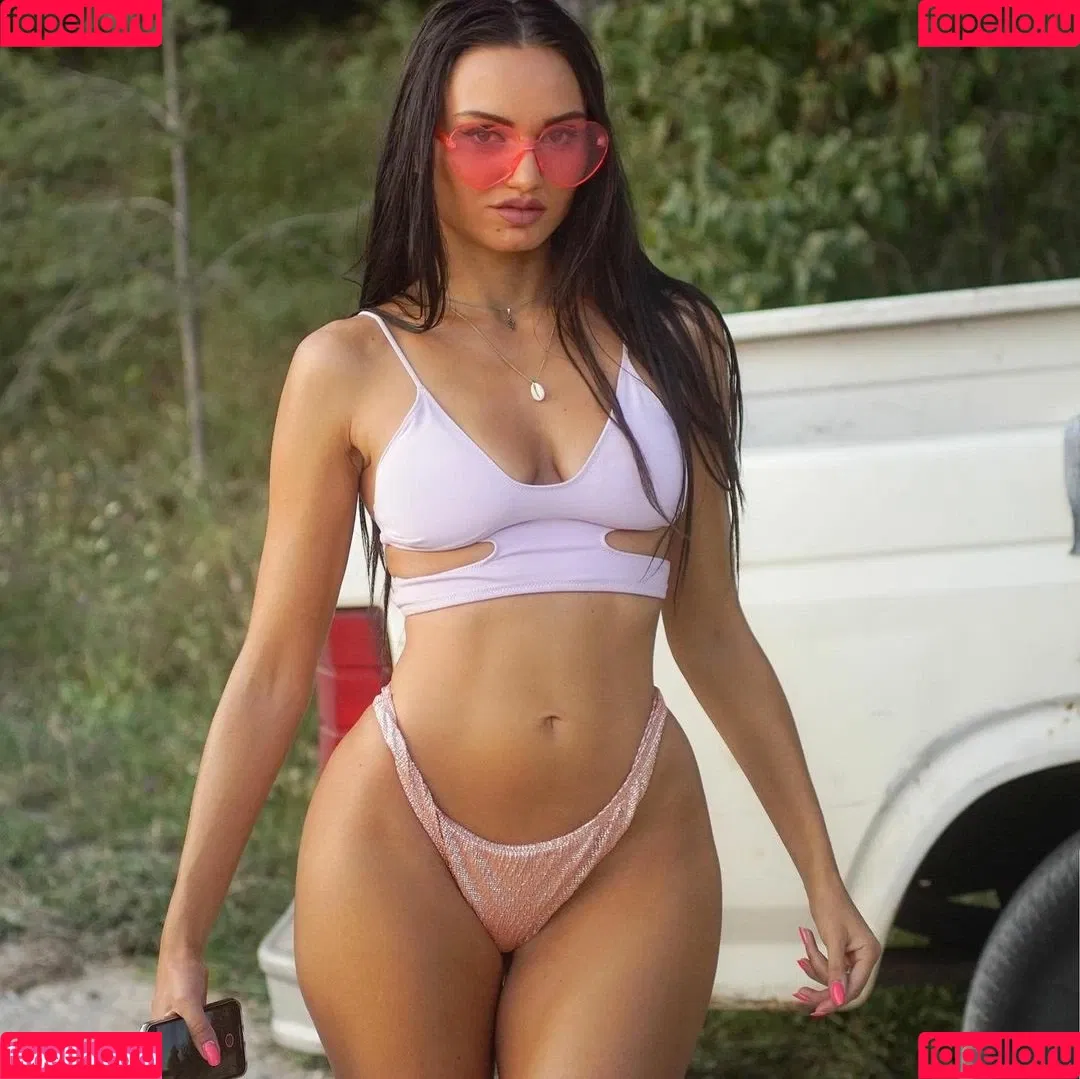 Carinnha White Onlyfans Photo Gallery 