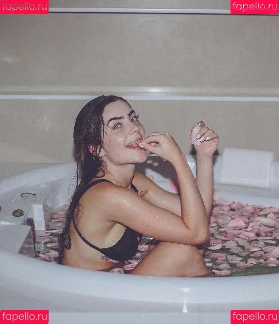 Jade Picon Onlyfans Photo Gallery 