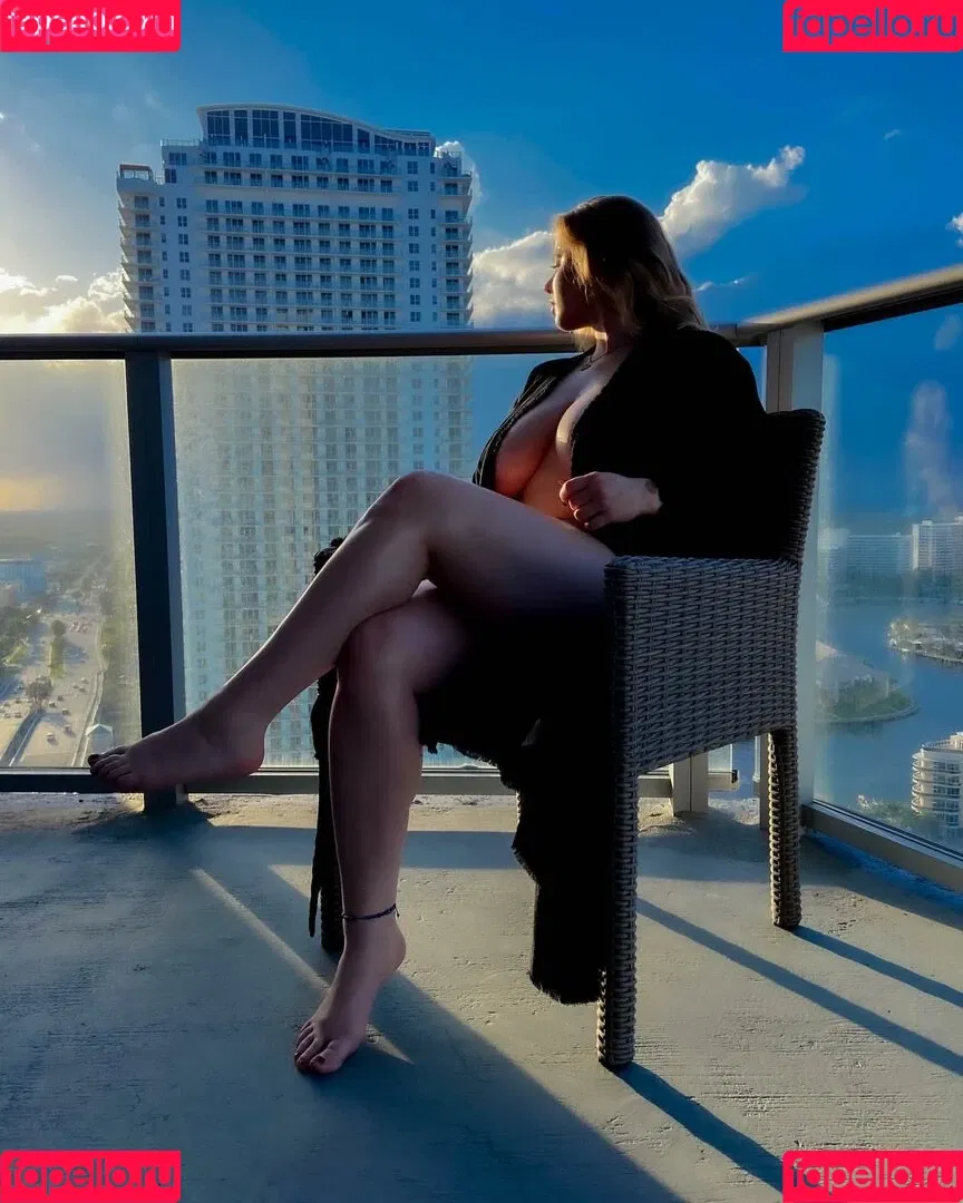 Nena May Onlyfans Photo Gallery 