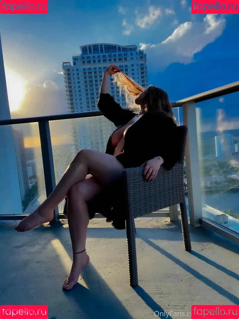 Nena May Onlyfans Photo Gallery 