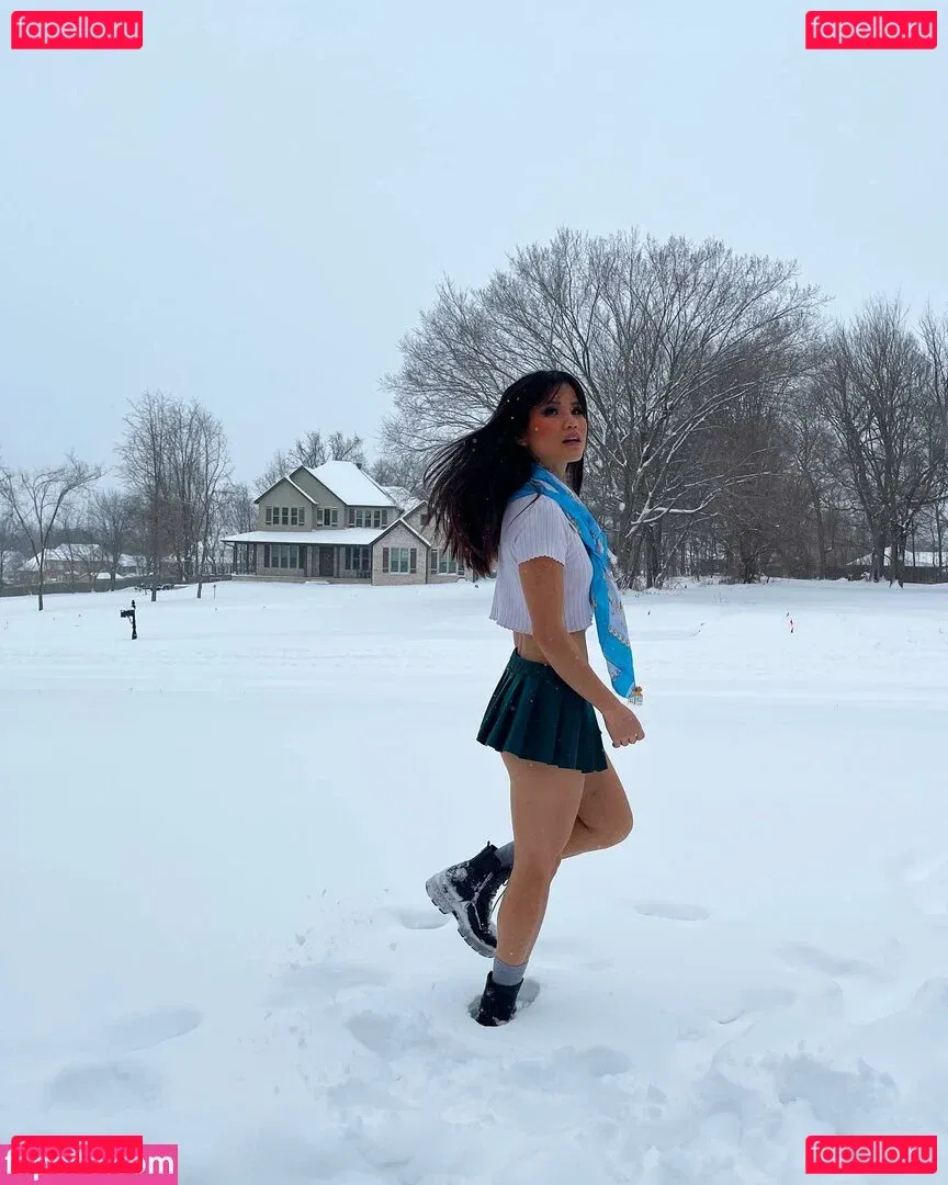 Nena May Onlyfans Photo Gallery 