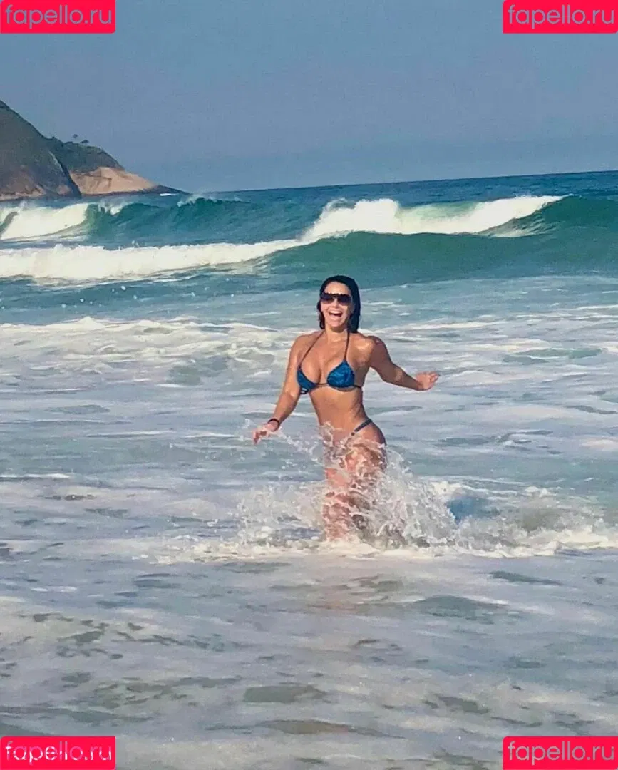 Viviane Araujo Onlyfans Photo Gallery 