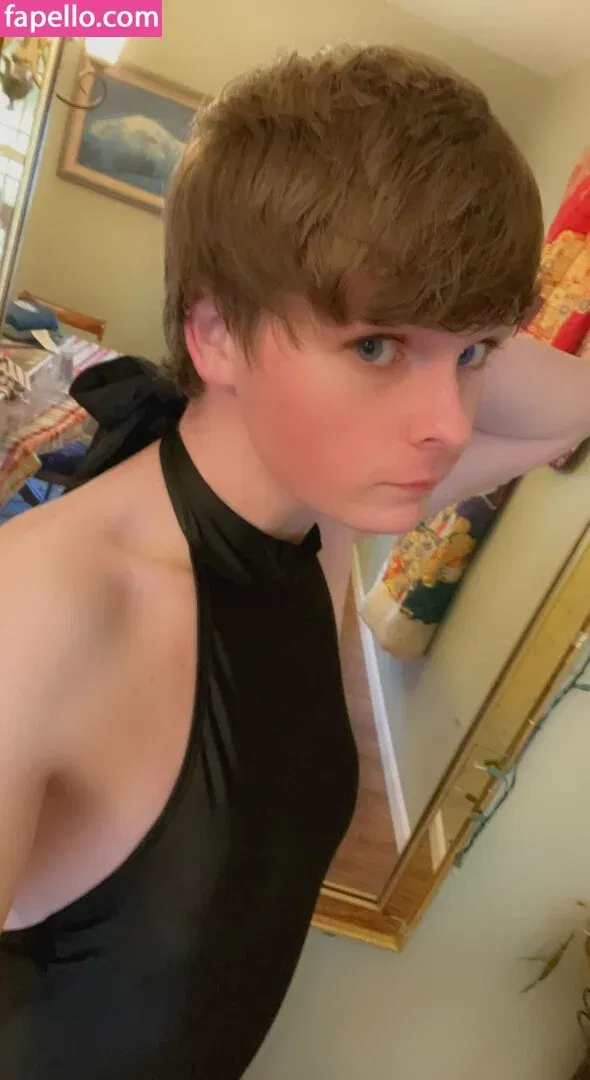 Femboy Fishing Onlyfans Photo Gallery 