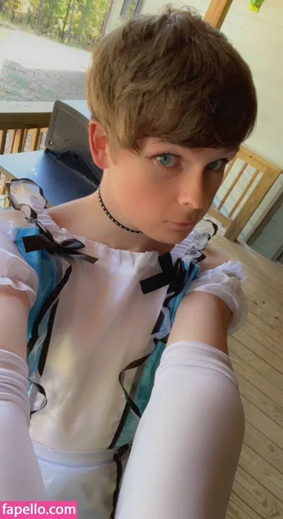 Femboy Fishing Onlyfans Photo Gallery 
