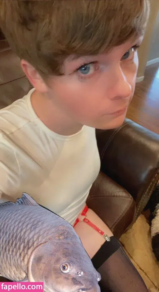 Femboy Fishing Onlyfans Photo Gallery 