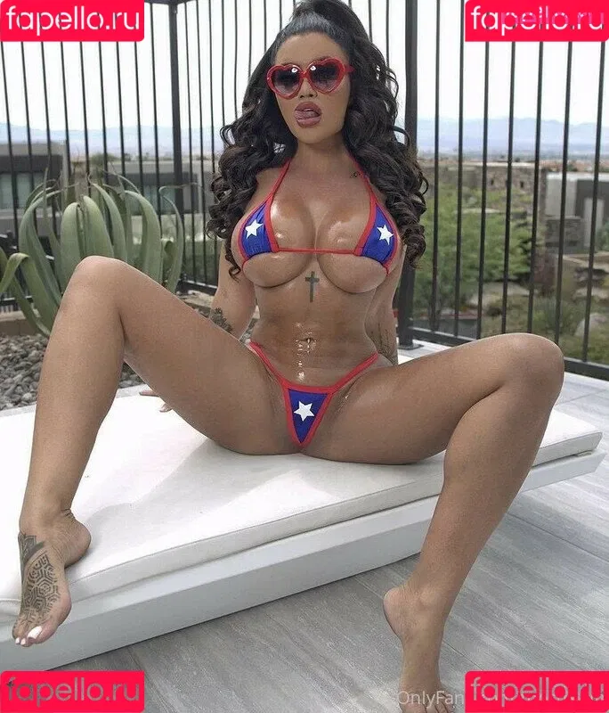 Toochi Kash Onlyfans Photo Gallery 