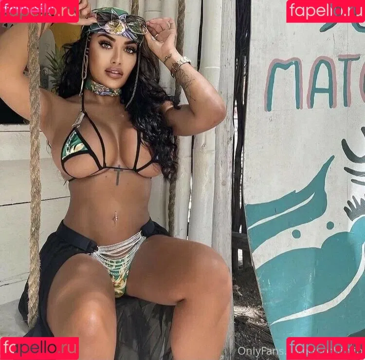 Toochi Kash Onlyfans Photo Gallery 