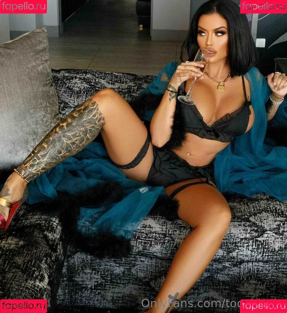 Toochi Kash Onlyfans Photo Gallery 