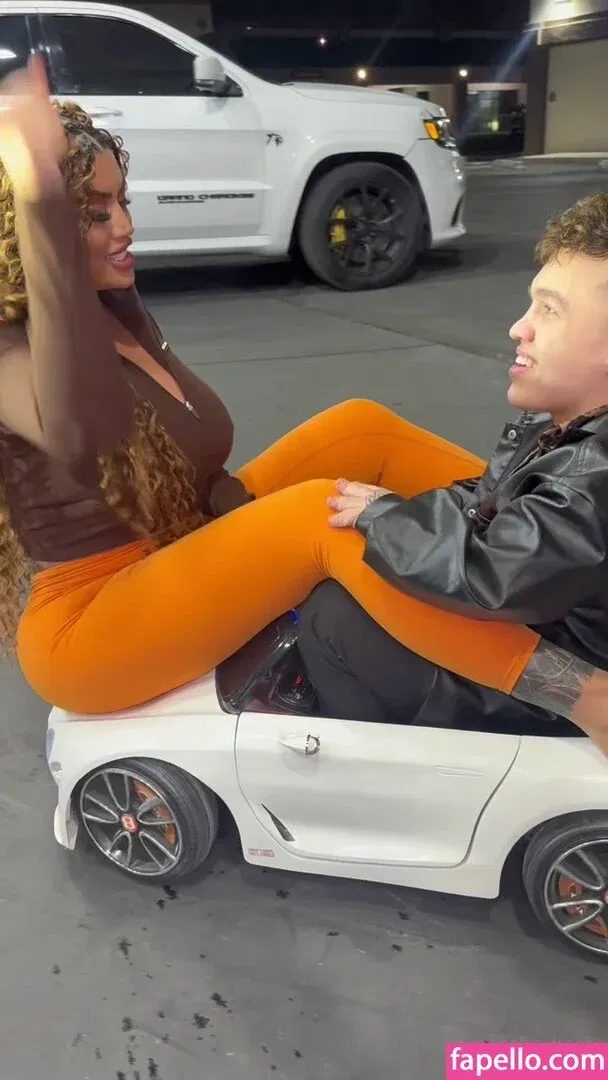 Toochi Kash Onlyfans Photo Gallery 