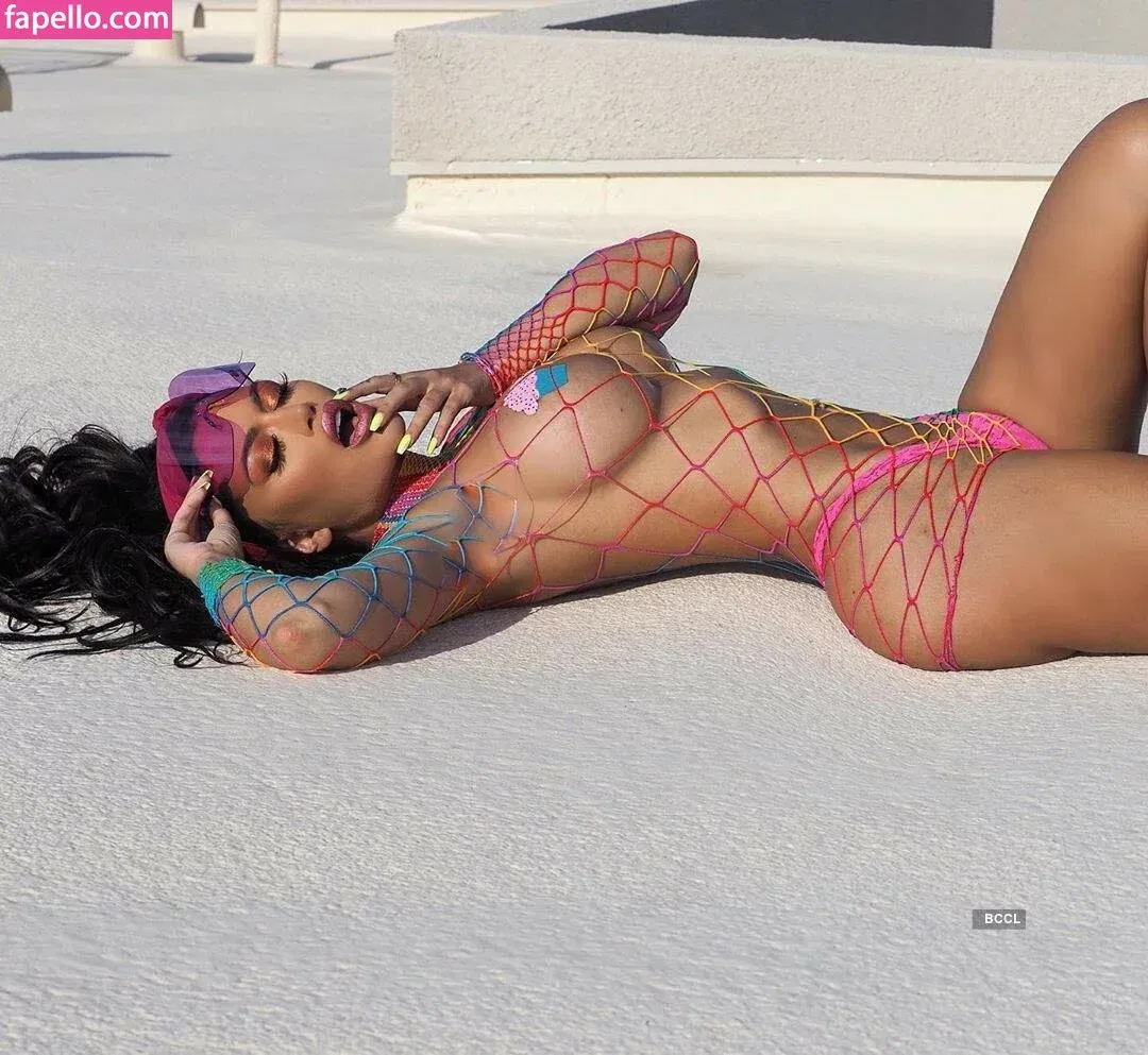 Toochi Kash Onlyfans Photo Gallery 