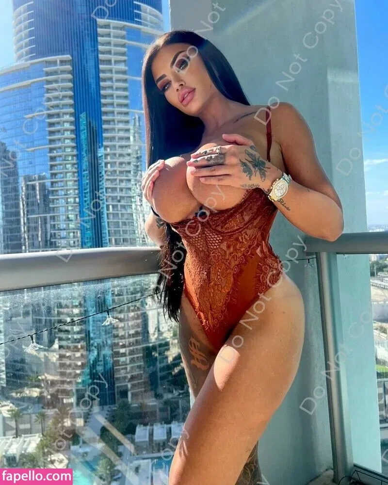 Toochi Kash Onlyfans Photo Gallery 