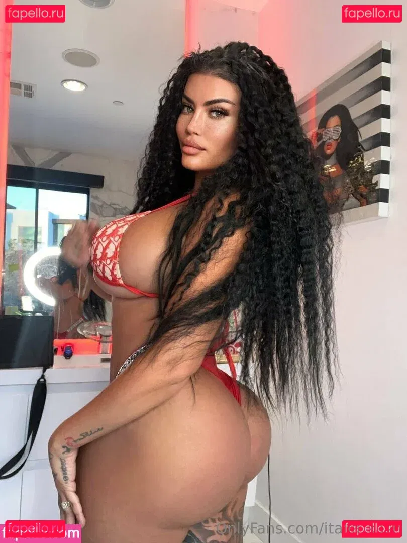 Toochi Kash Onlyfans Photo Gallery 