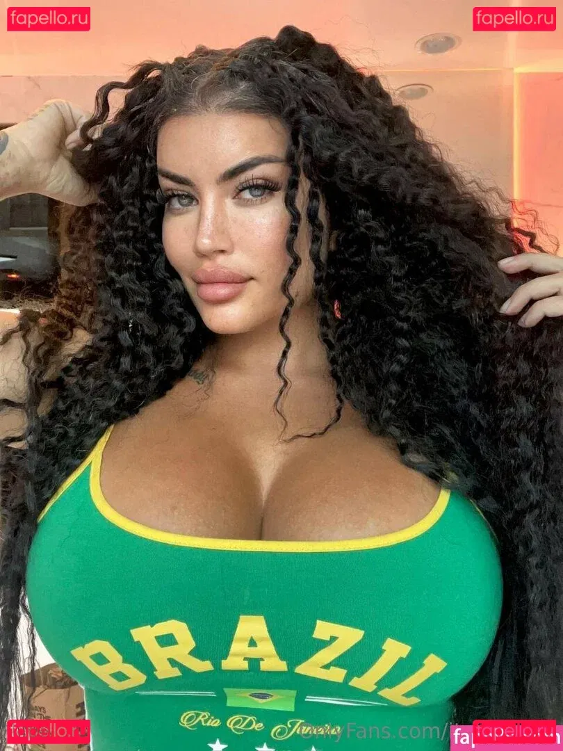 Toochi Kash Onlyfans Photo Gallery 