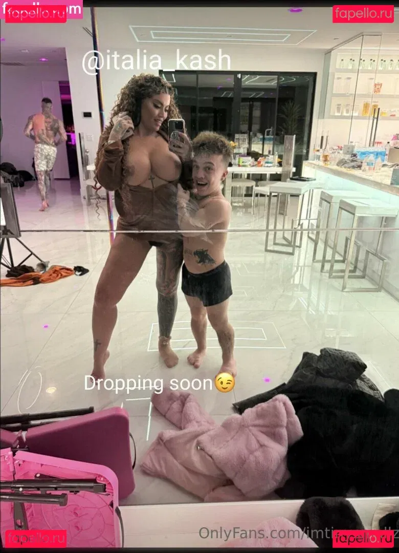 Toochi Kash Onlyfans Photo Gallery 