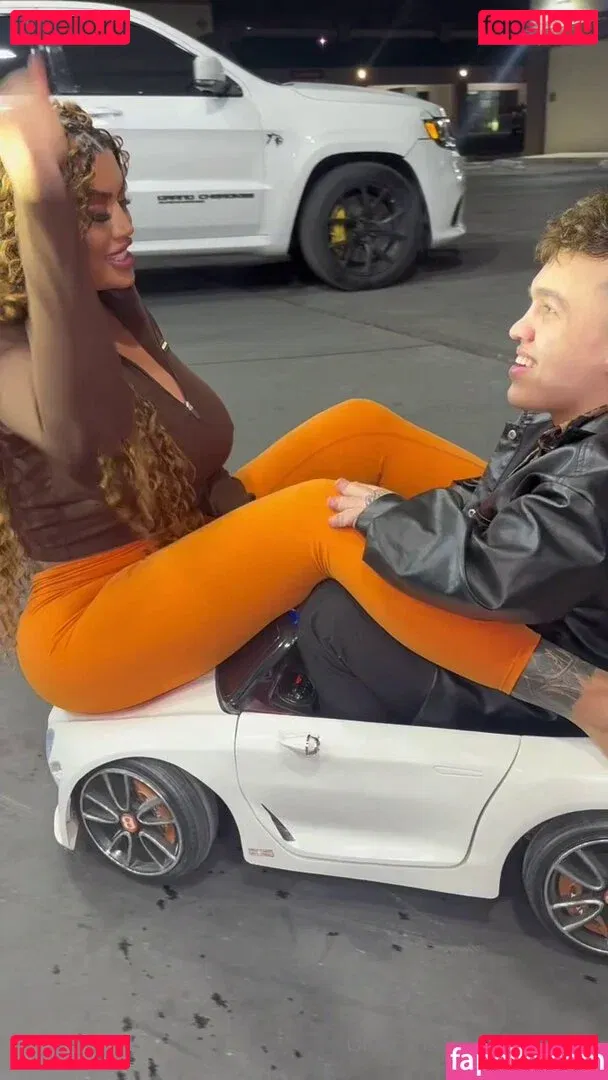 Toochi Kash Onlyfans Photo Gallery 