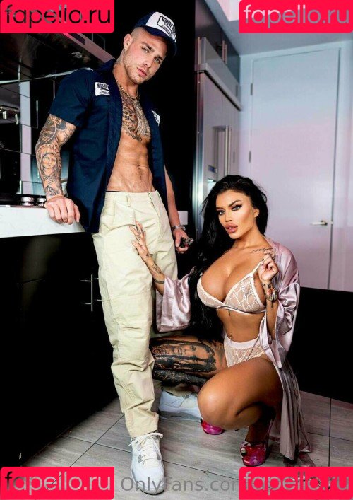 Toochi Kash Onlyfans Photo Gallery 