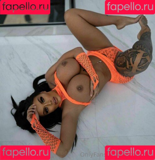 Toochi Kash Onlyfans Photo Gallery 