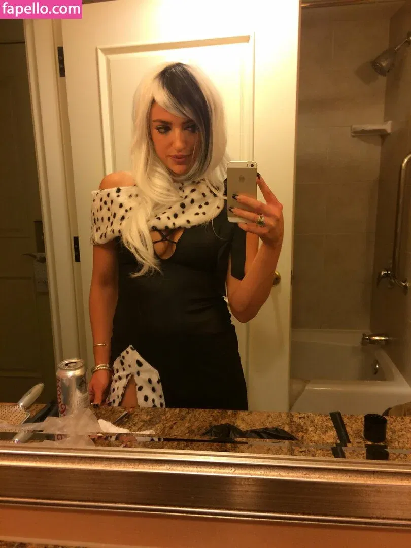 Lauren Bedford Russell Onlyfans Photo Gallery 