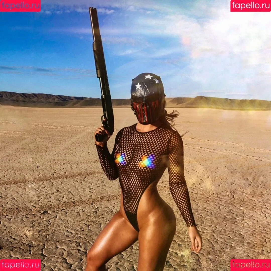 Girls With Guns Onlyfans Photo Gallery 