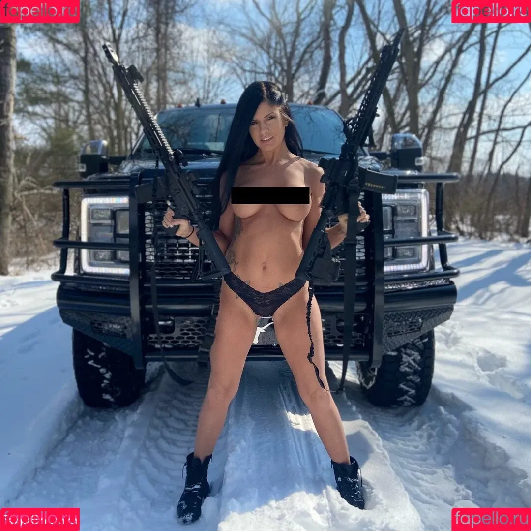 Girls With Guns Onlyfans Photo Gallery 