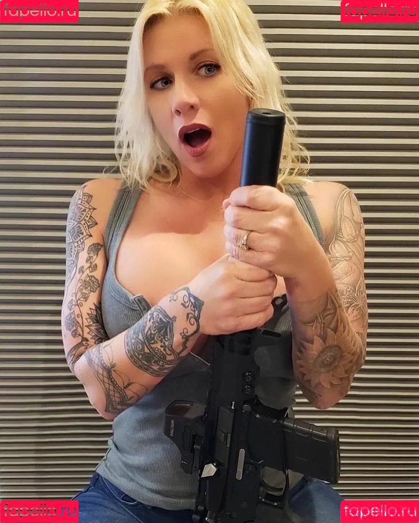 Girls With Guns Onlyfans Photo Gallery 