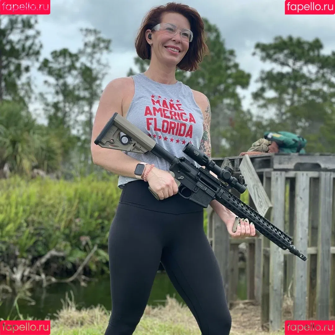 Girls With Guns Onlyfans Photo Gallery 