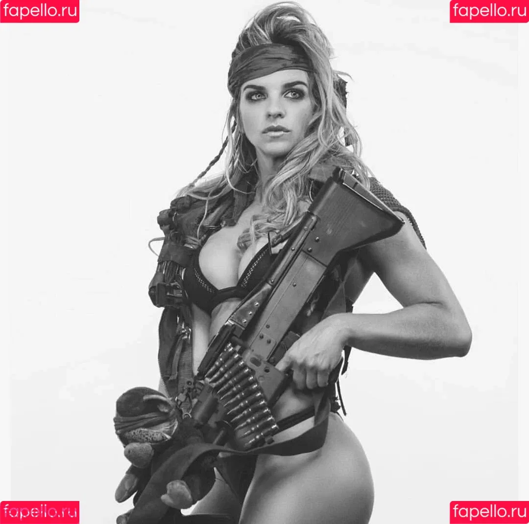 Girls With Guns Onlyfans Photo Gallery 