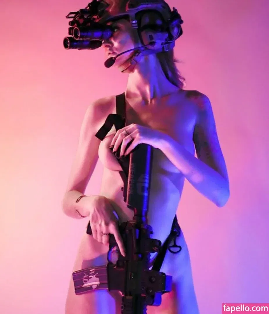 Girls With Guns Onlyfans Photo Gallery 