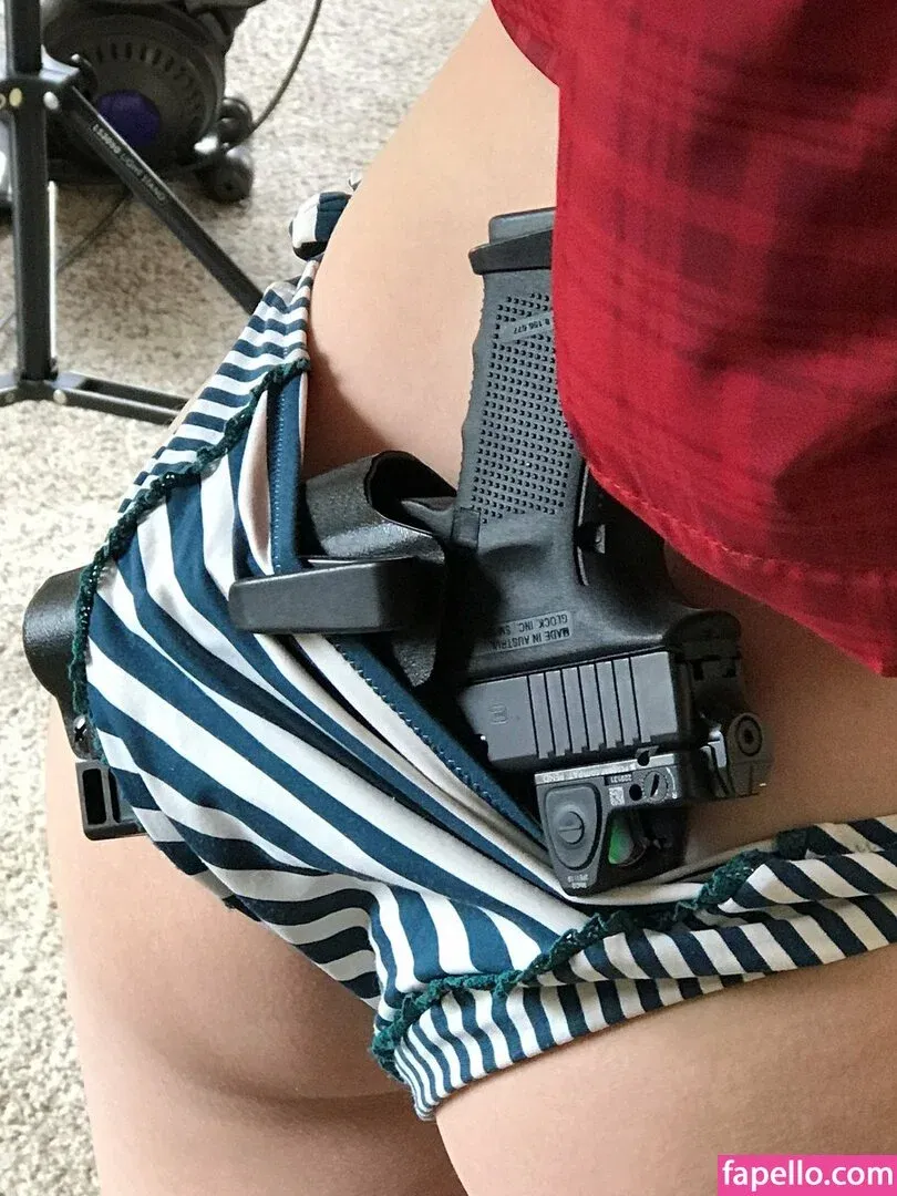 Girls With Guns Onlyfans Photo Gallery 