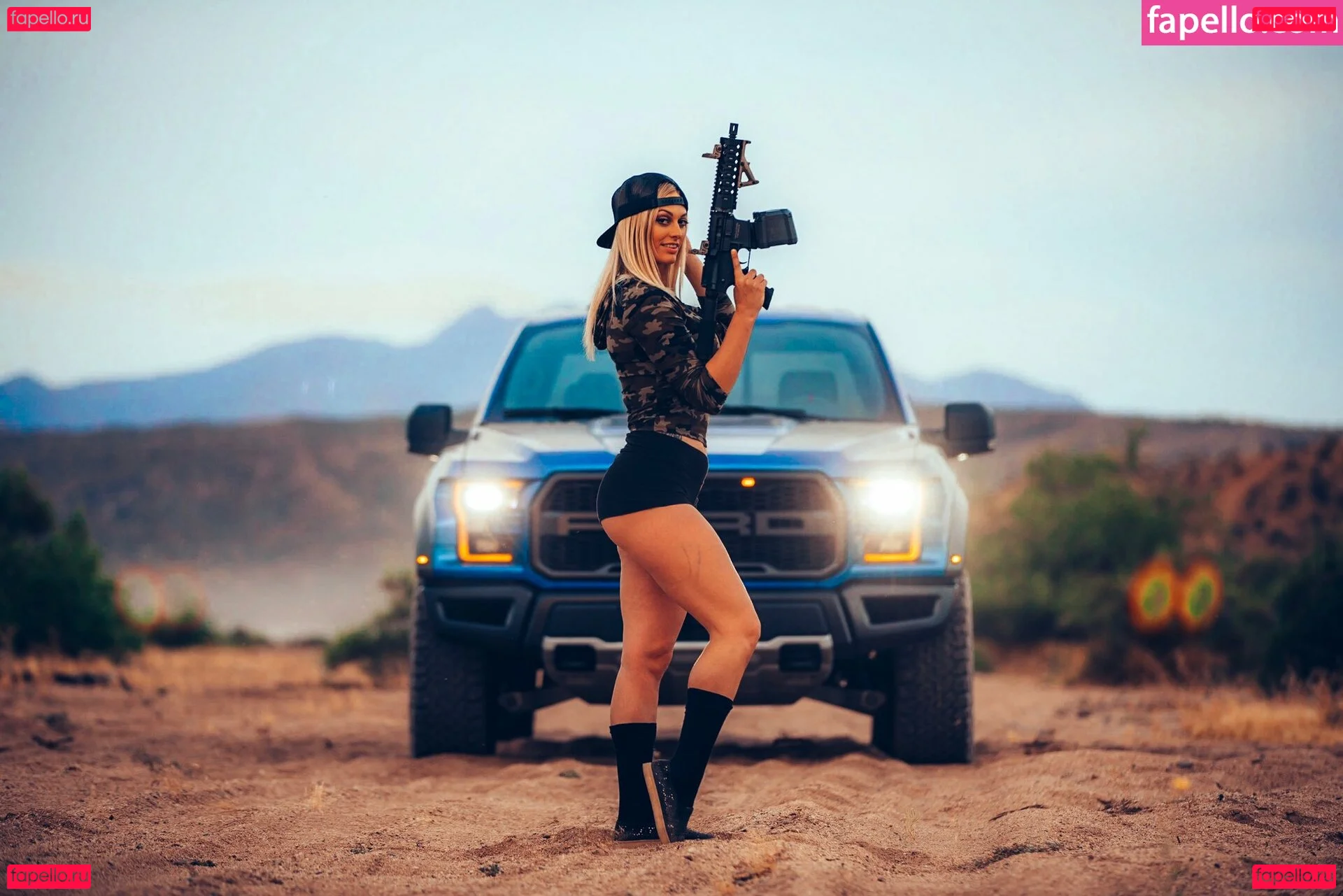 Girls With Guns Onlyfans Photo Gallery 