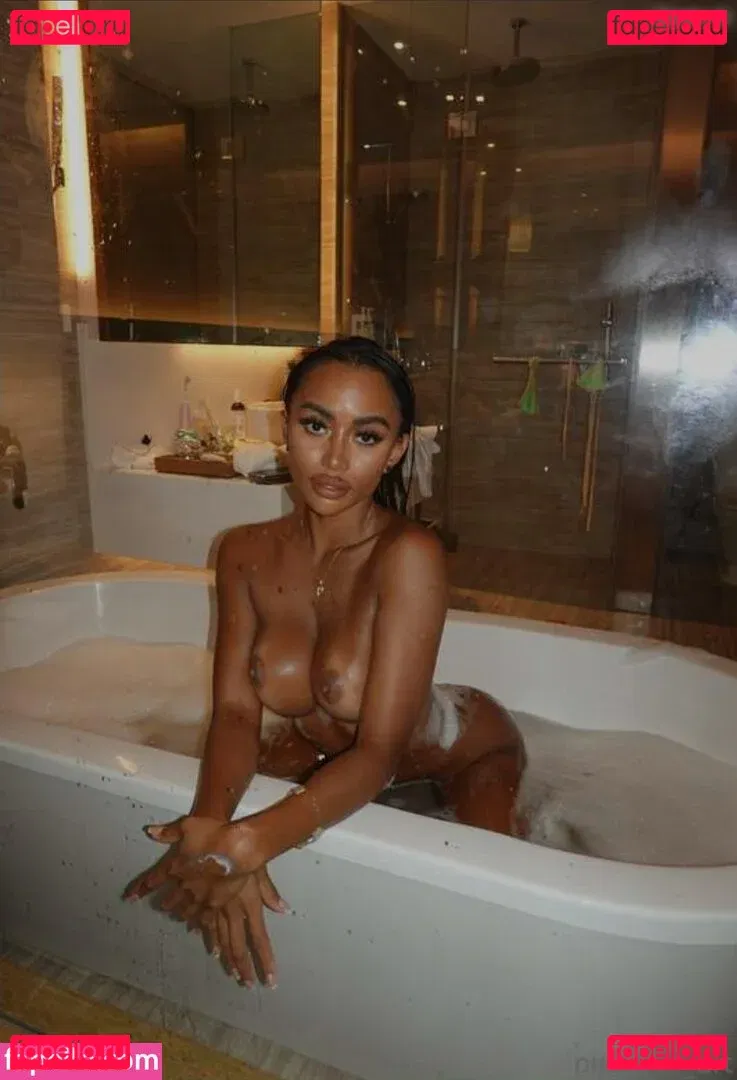 Carla PieceArt Onlyfans Photo Gallery 