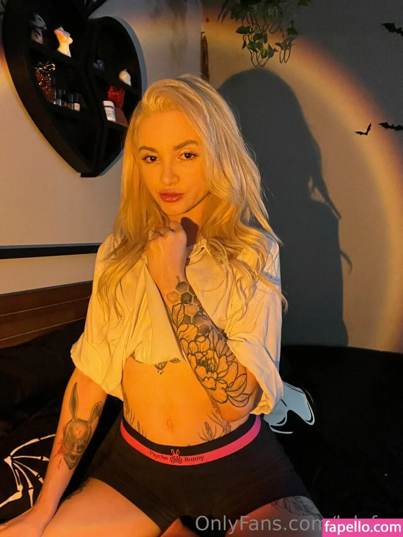 lolafae Onlyfans Photo Gallery 