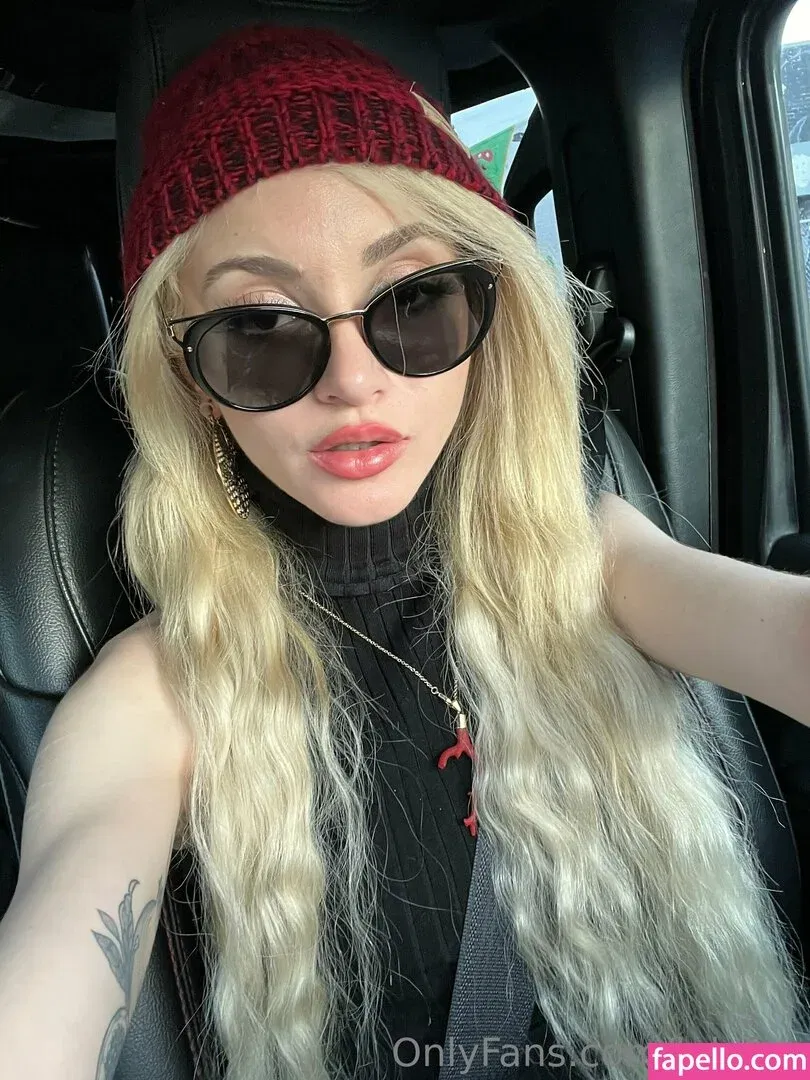 lolafae Onlyfans Photo Gallery 