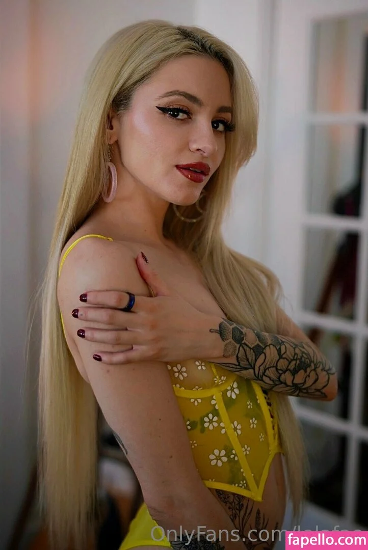 lolafae Onlyfans Photo Gallery 