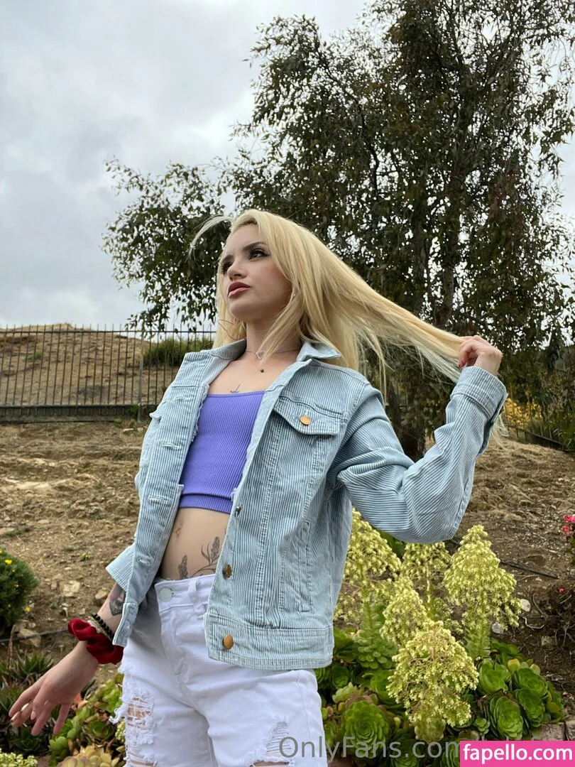 lolafae Onlyfans Photo Gallery 