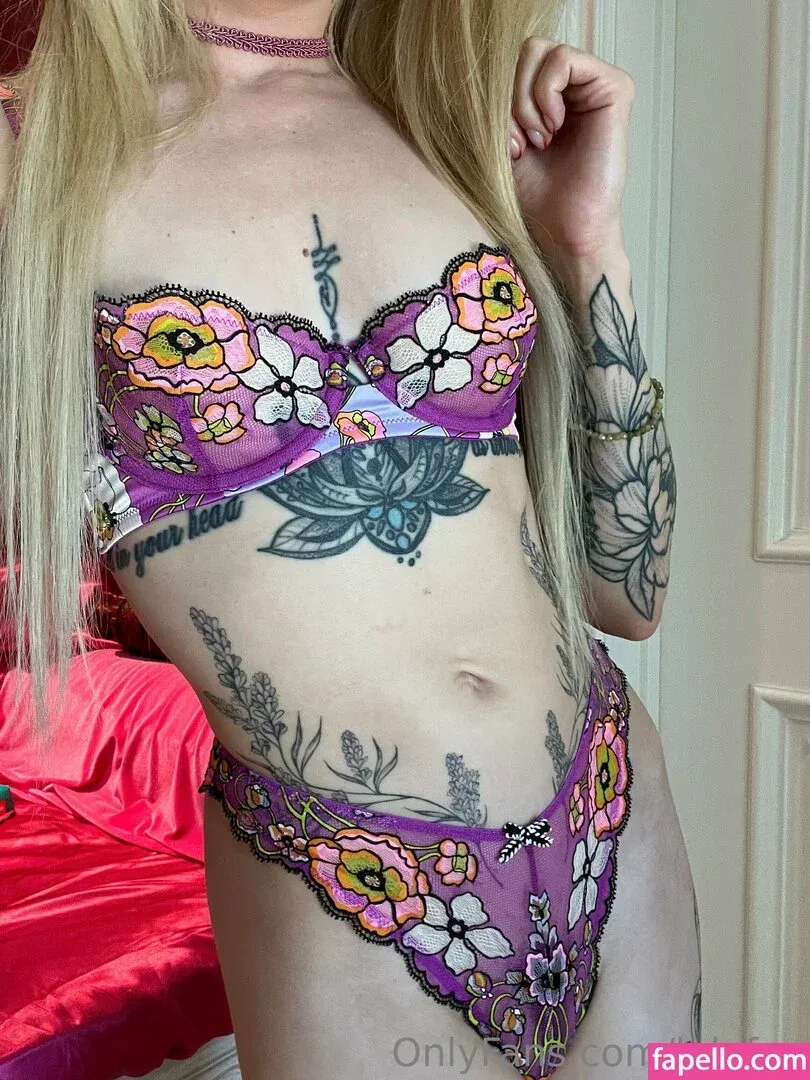 lolafae Onlyfans Photo Gallery 