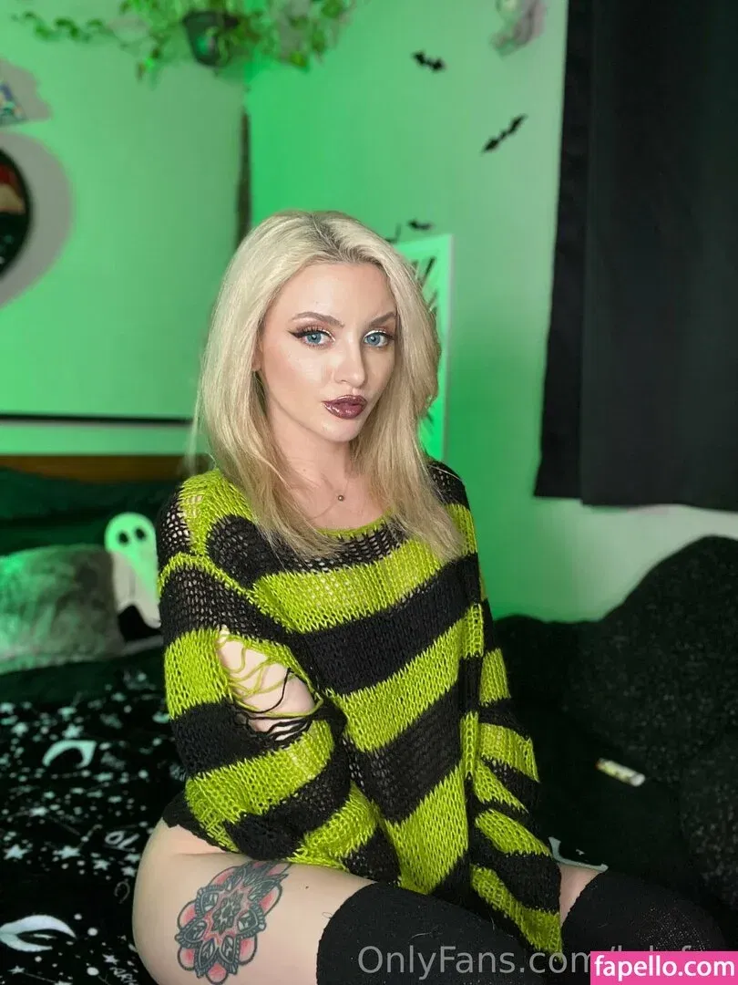 lolafae Onlyfans Photo Gallery 