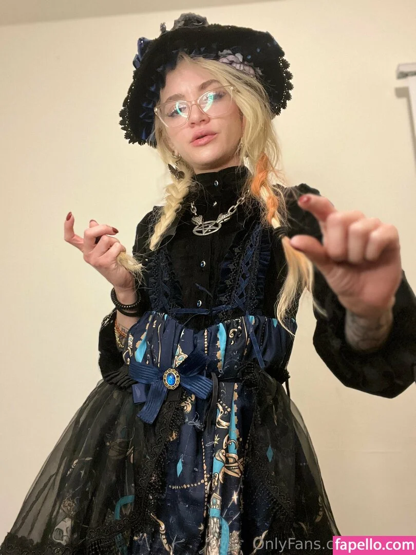 lolafae Onlyfans Photo Gallery 