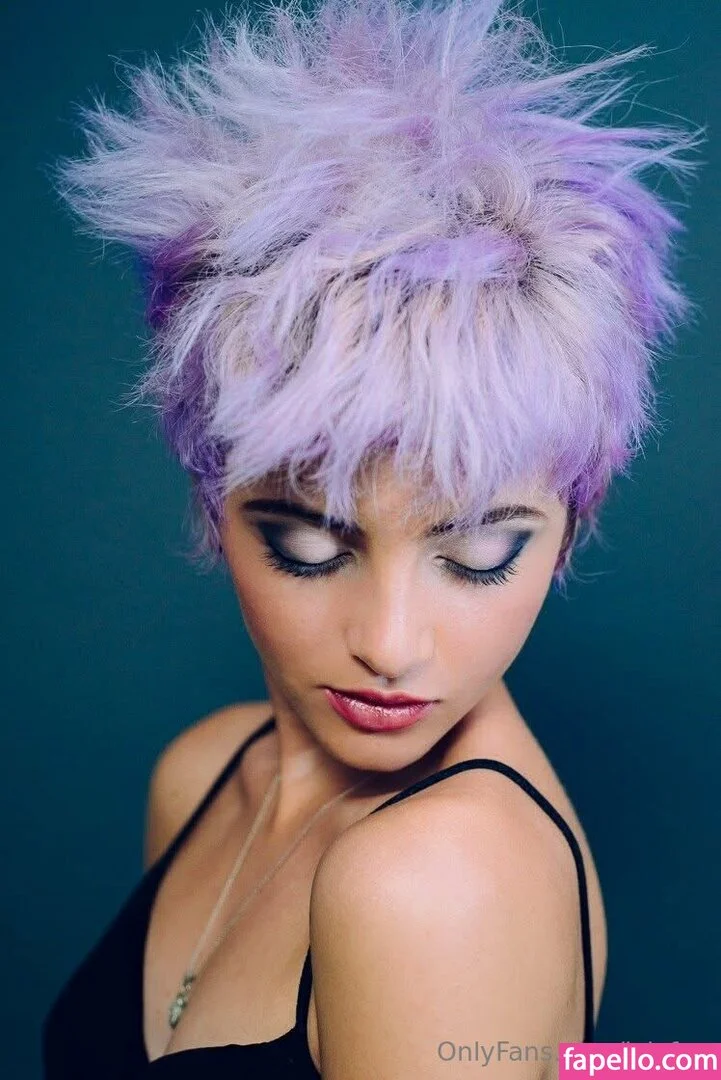 lolafae Onlyfans Photo Gallery 