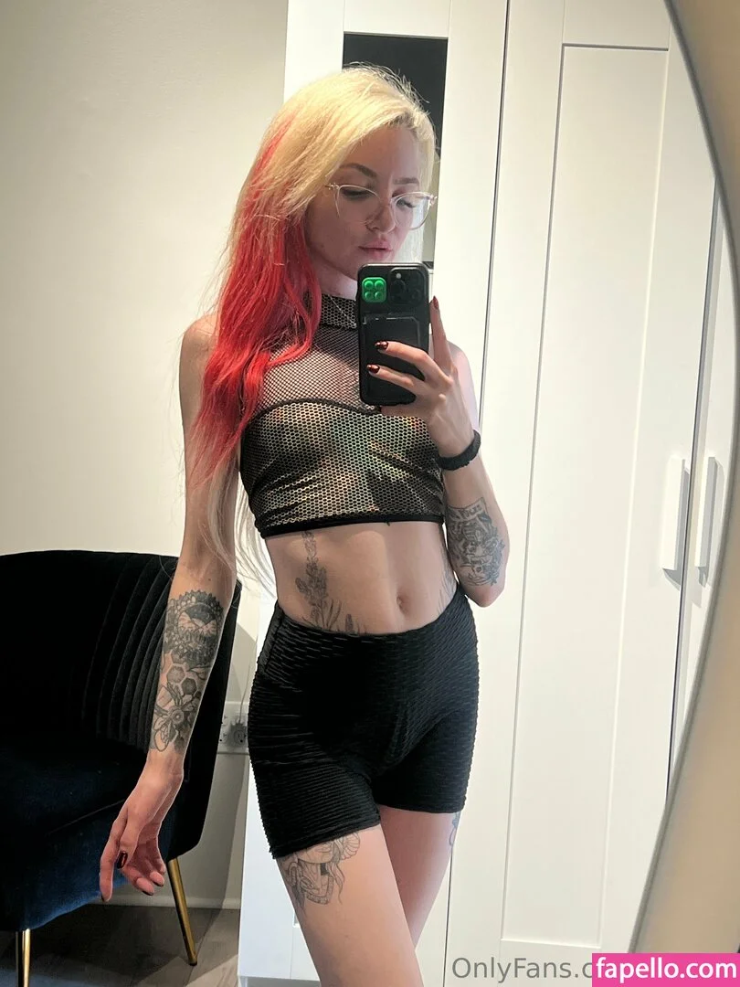 lolafae Onlyfans Photo Gallery 