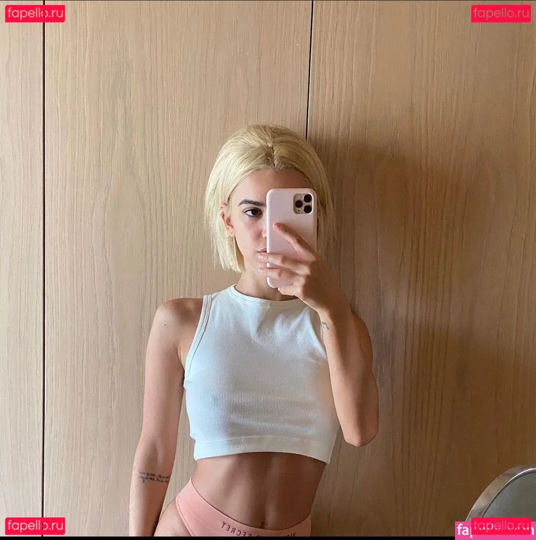 Manu Gavassi Onlyfans Photo Gallery 